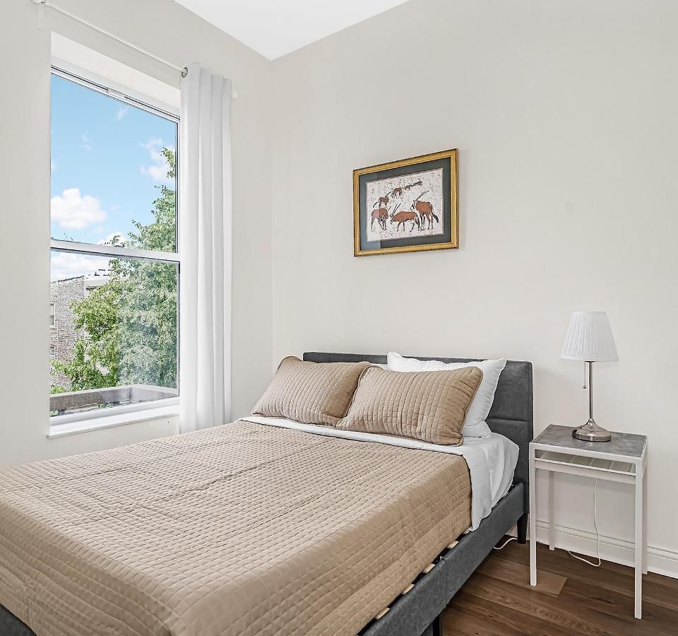 Spacious 5-br Next To Transit Free Parking Apartment *