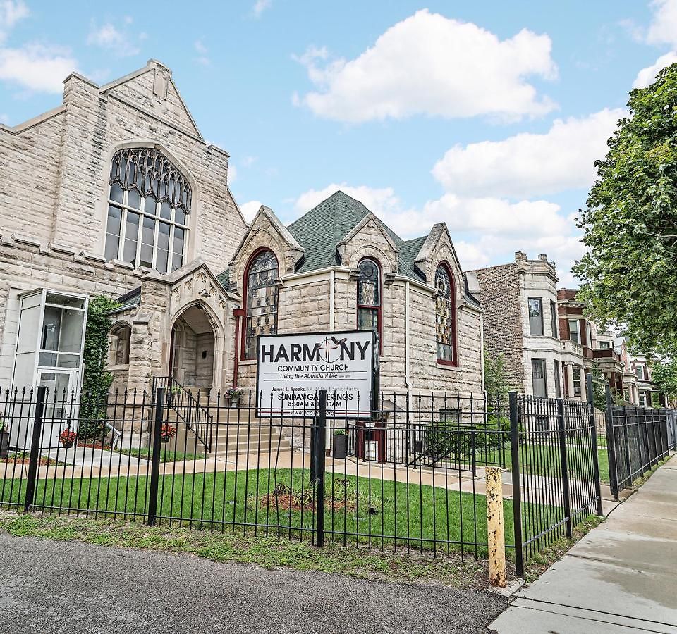 Spacious 5-br Next To Transit Free Parking Chicago