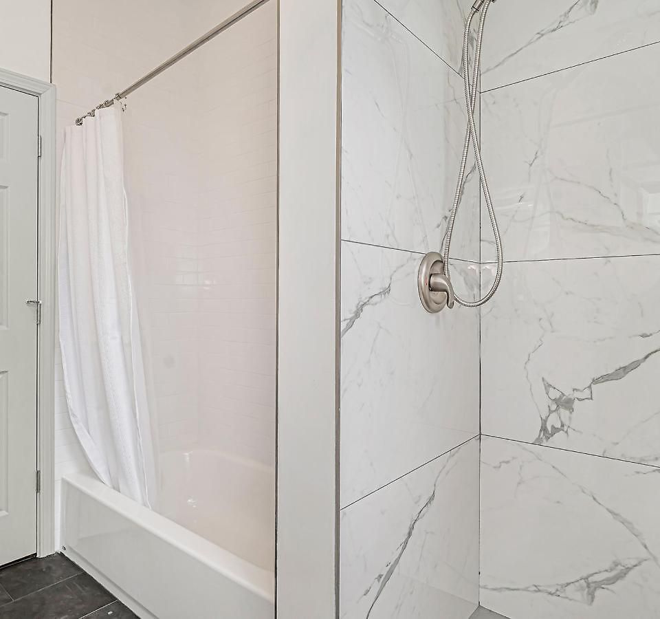 Spacious 5-br Next To Transit Free Parking * Chicago