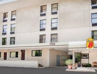 Super 8 By Wyndham Il 2*