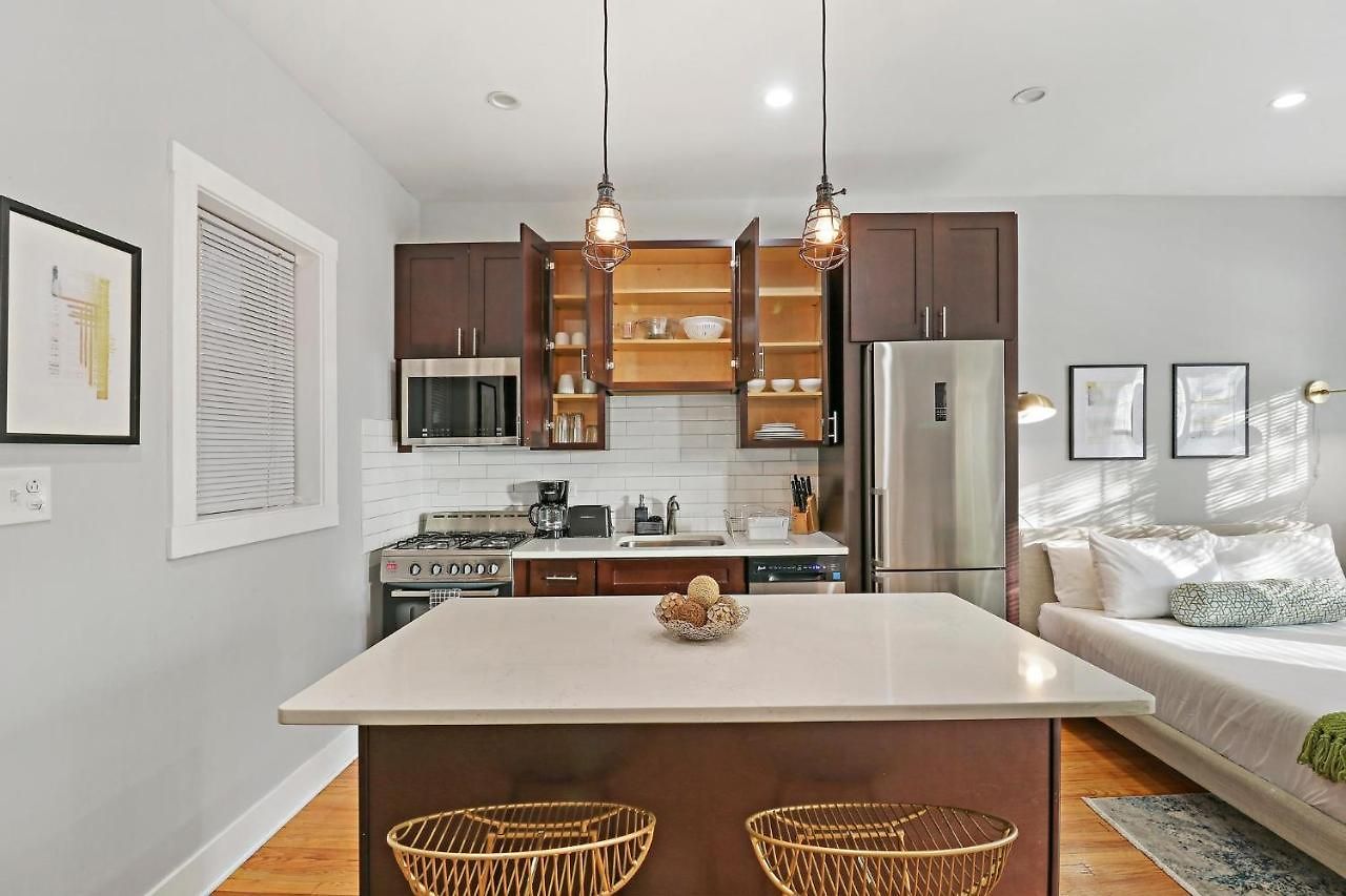 Apartment Alluring In Jefferson Park - Leland 1n