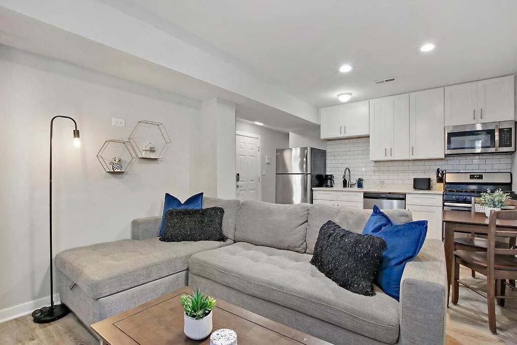 Spacious & Elegant 2-bedroom - Warren Rep Apartment *