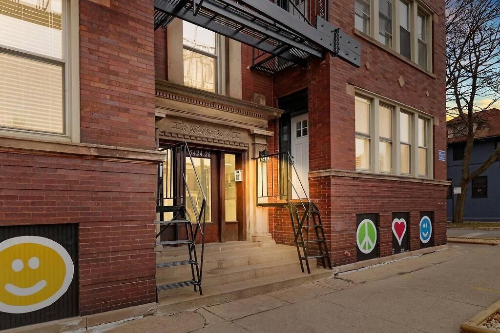 1br Deluxe Near Shops & Cafes - Ashland 1f Chicago