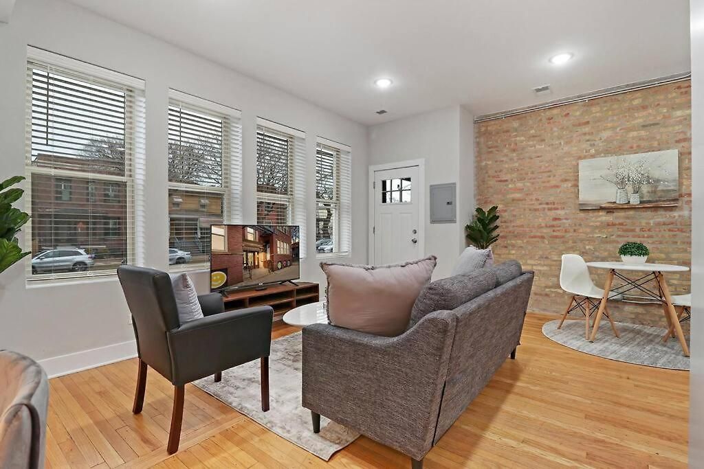 1br Deluxe Near Shops & Cafes - Ashland 1f Chicago