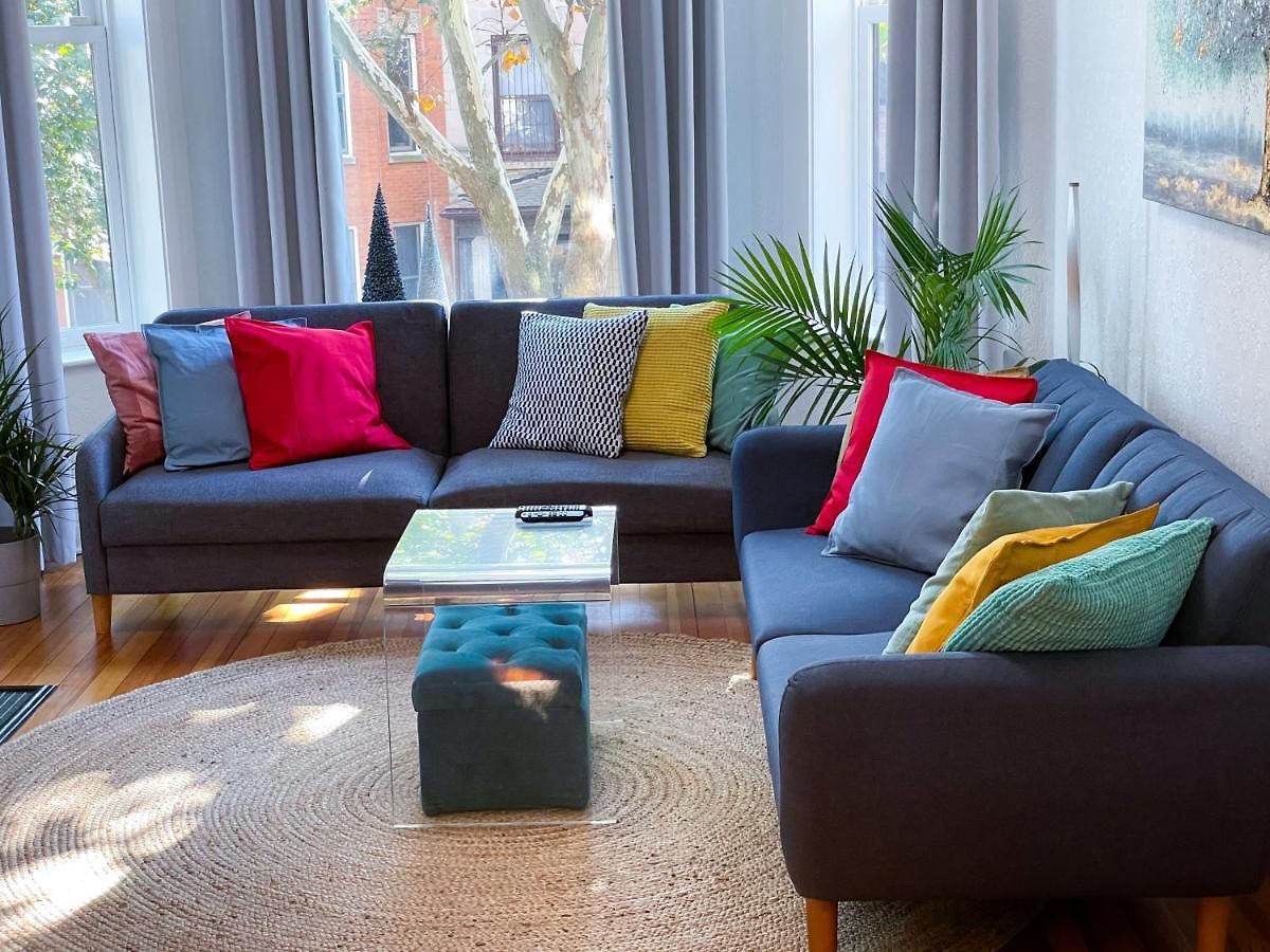 Perfect Wrigleyville Apartment Chicago
