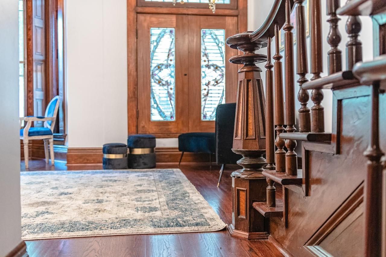 Luxurious Classic Gold Coast For 12 Guests Chicago