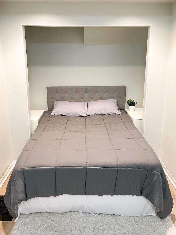 Wrigleyville Friends Unit - 5bdrm Apartment *