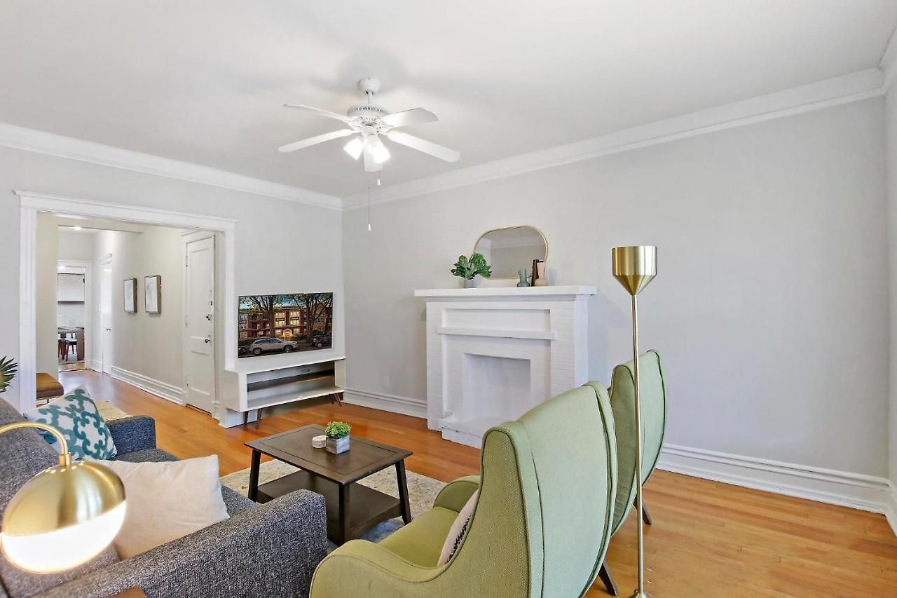 Stylish And Expansive 2br With Balcony - Buckingham 3 * Chicago