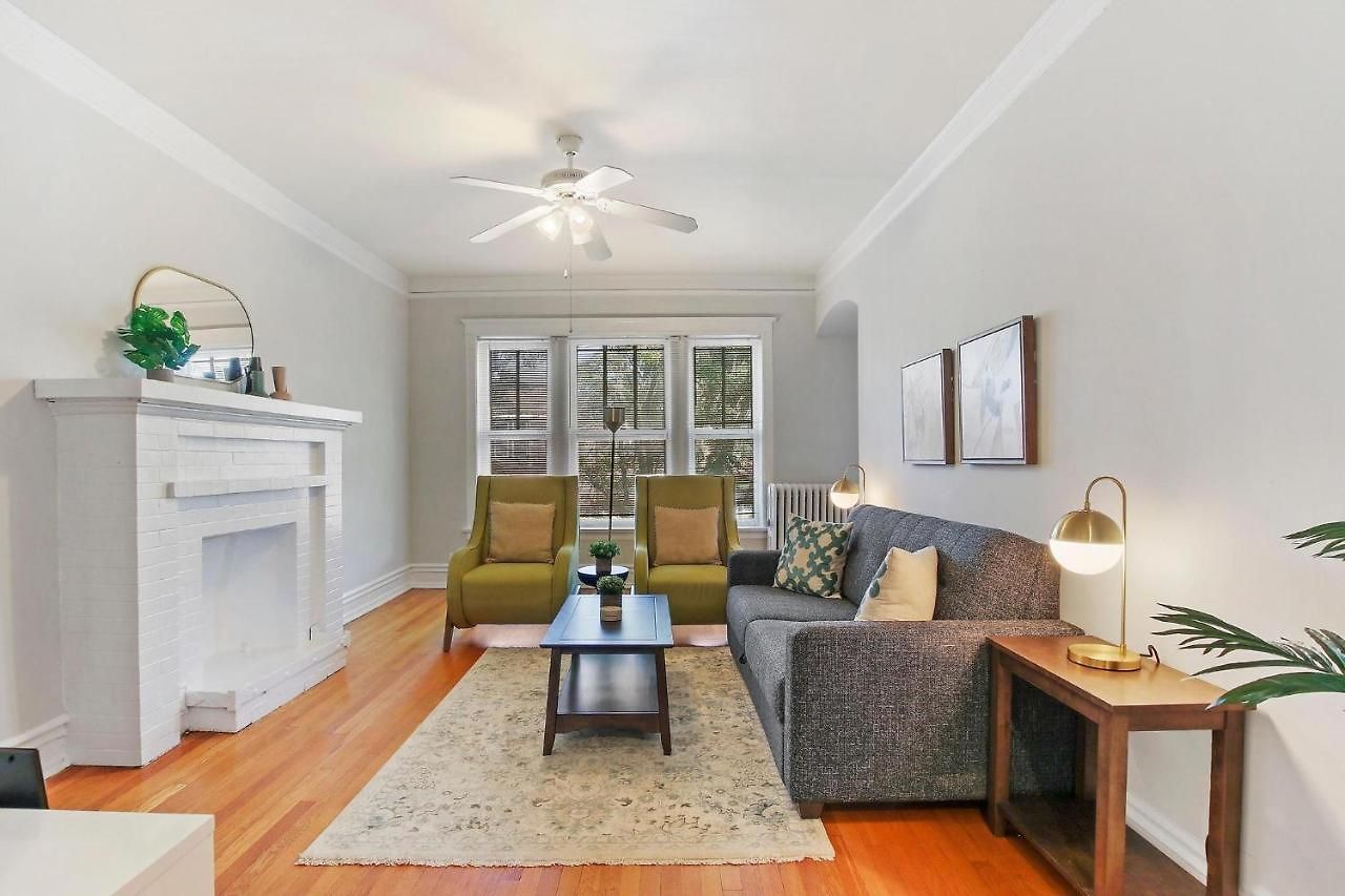 Stylish And Expansive 2br With Balcony - Buckingham 3