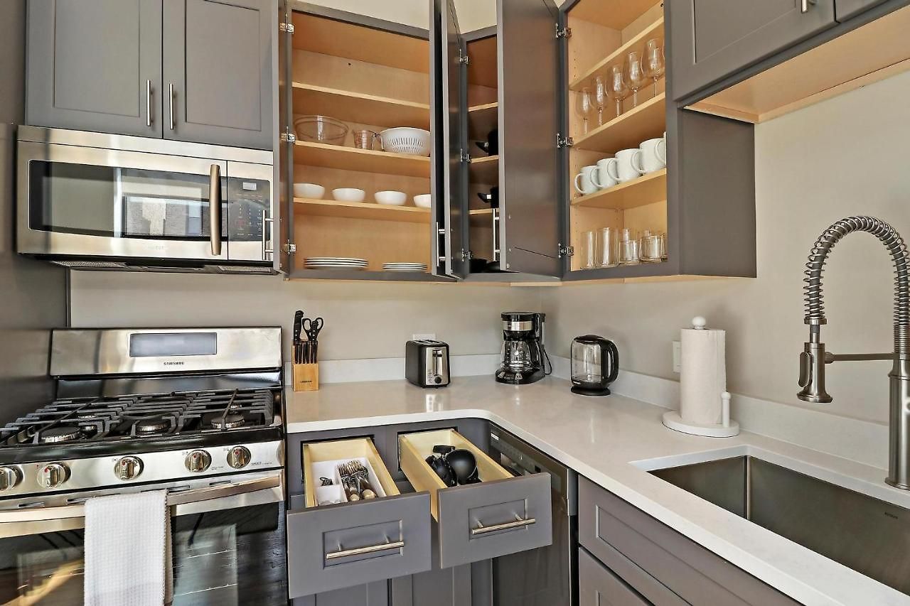 Splendid & Fully Furnished 1br - Broadway 204 Rep *