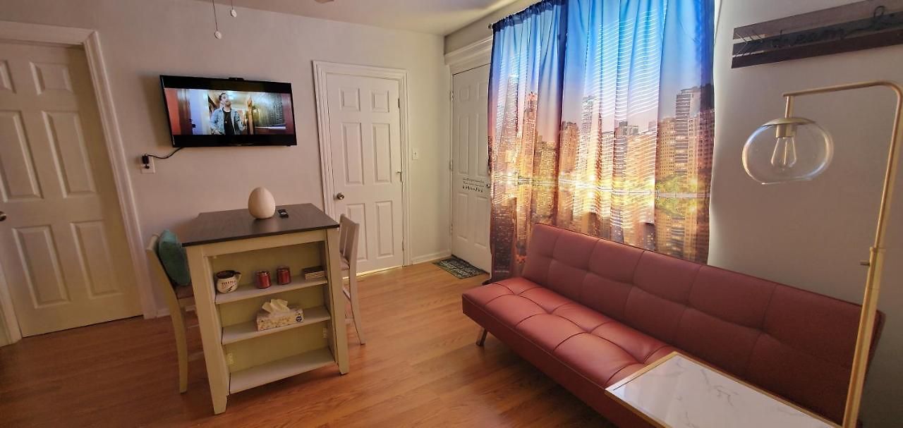 Apartment Cozy 1 Bedroom, 1 Min From Irving Park Blue Line, Free Parking Chicago