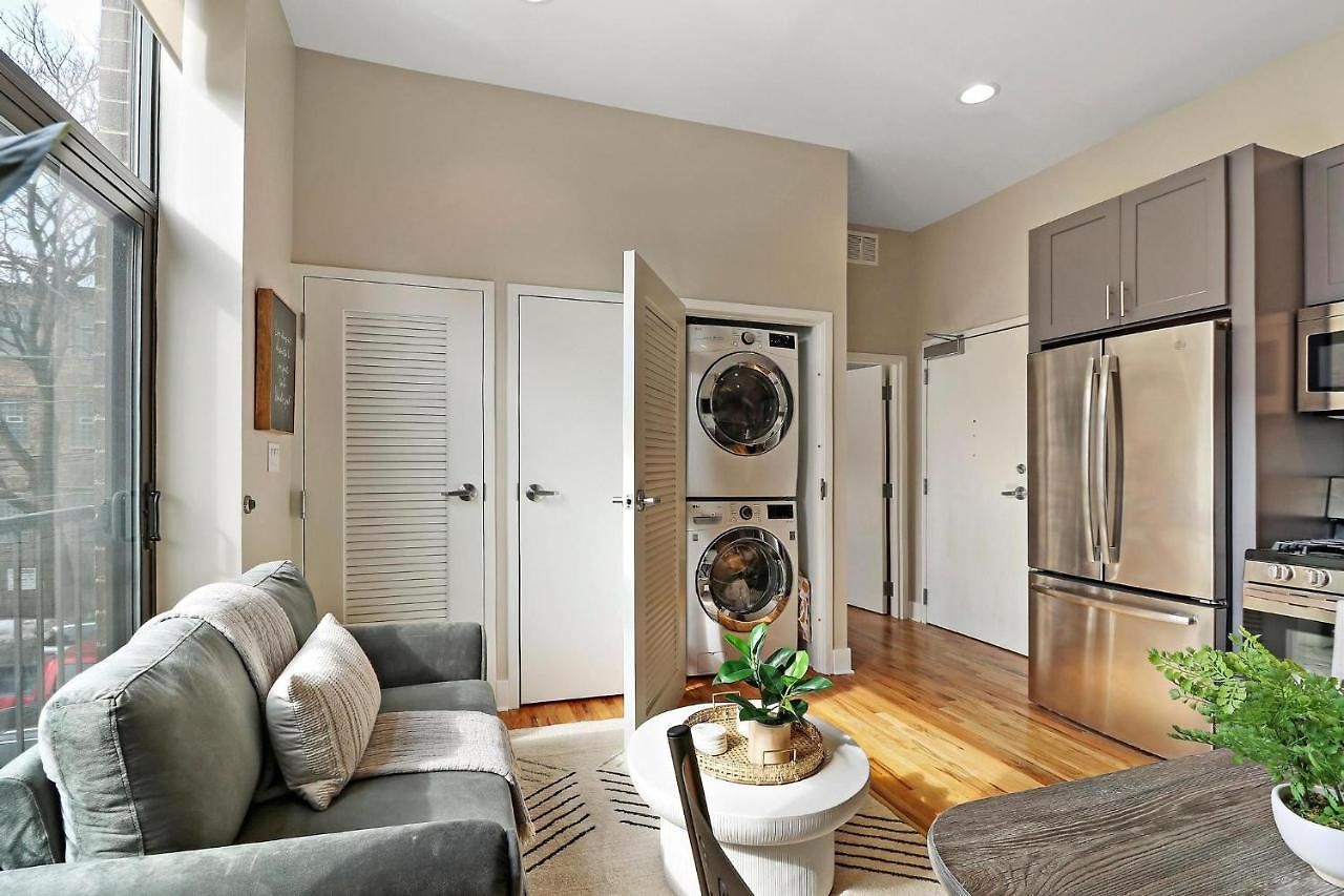 Splendid & Fully Furnished 1br - Broadway 204 Rep Chicago