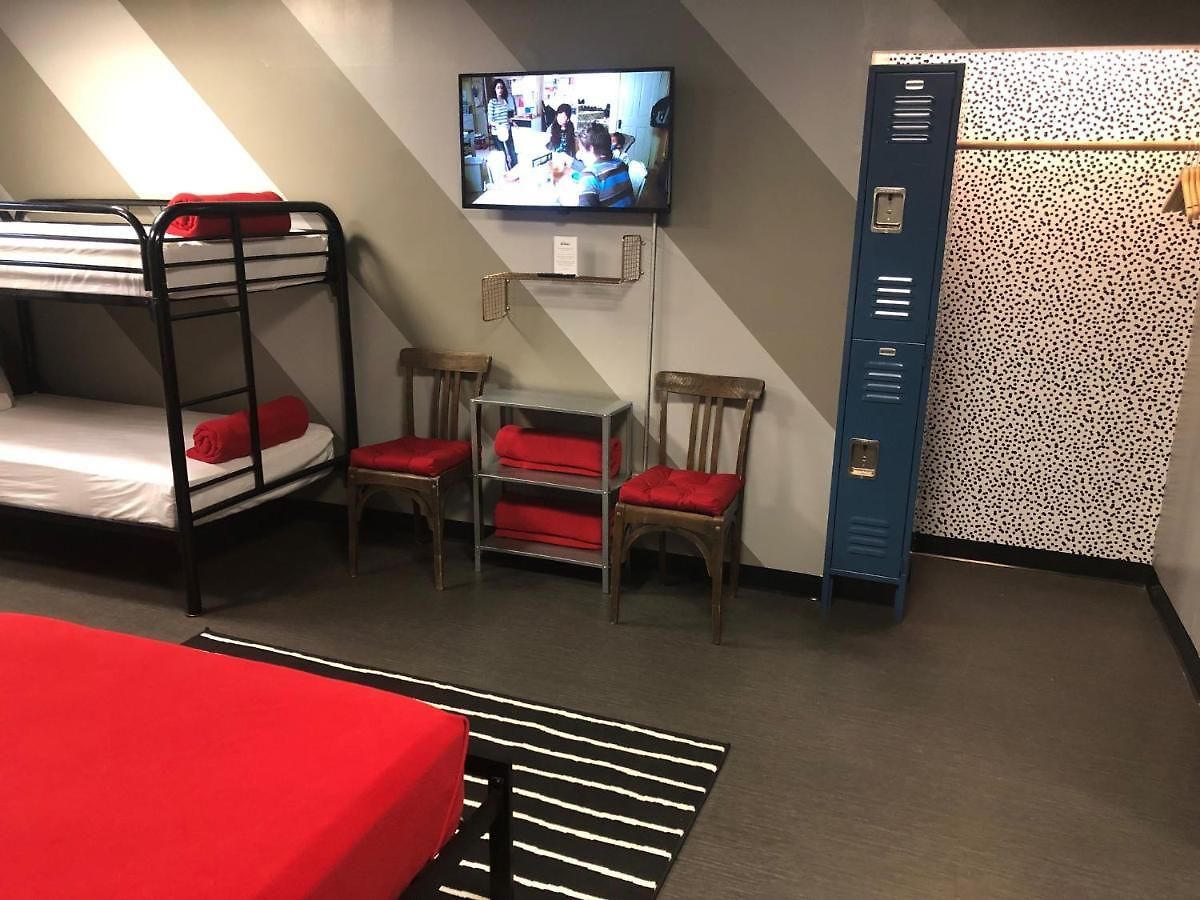 Hostel Getaway Chicago