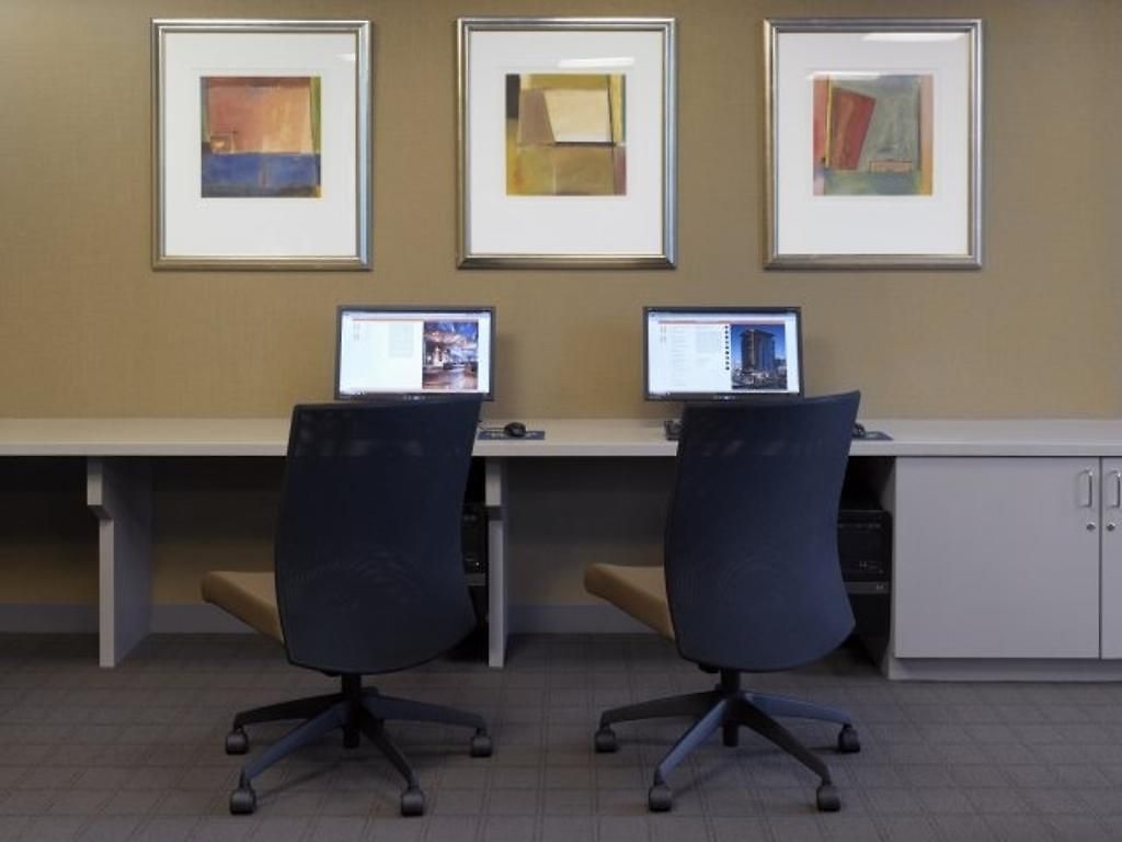 Corporate Suites Network - 233 E. Wacker * Chicago