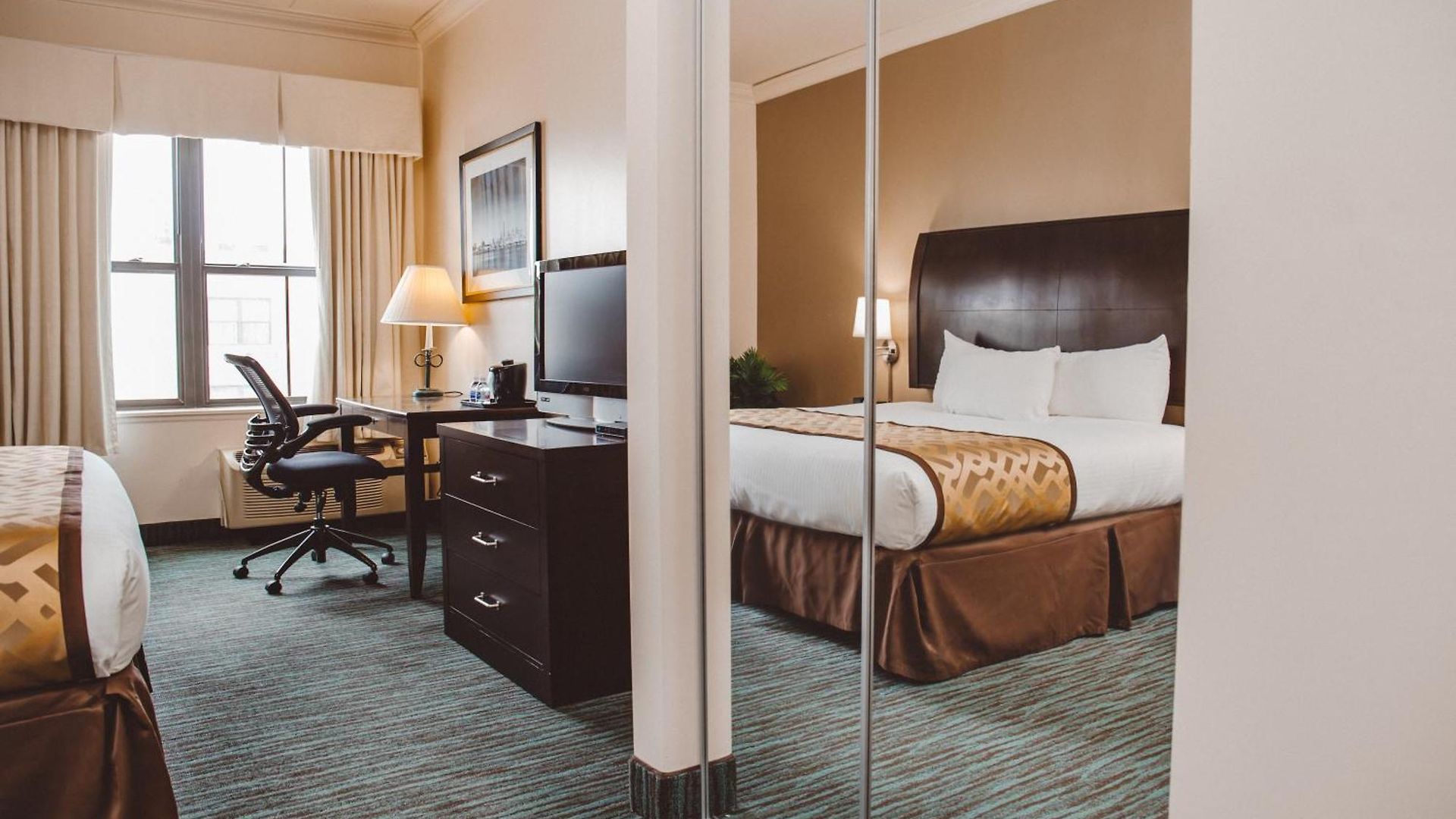 Hotel South Loop