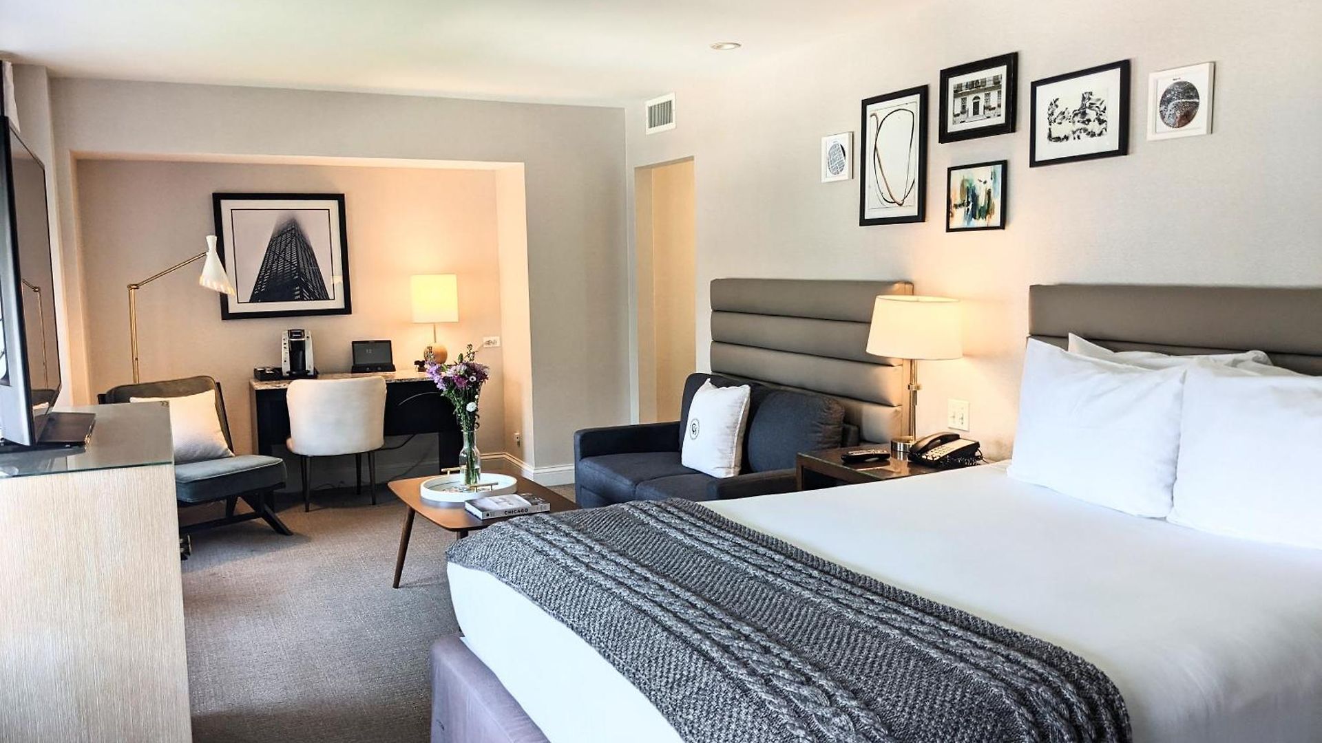 Hotel Claridge House Chicago, Tapestry Collection By Hilton