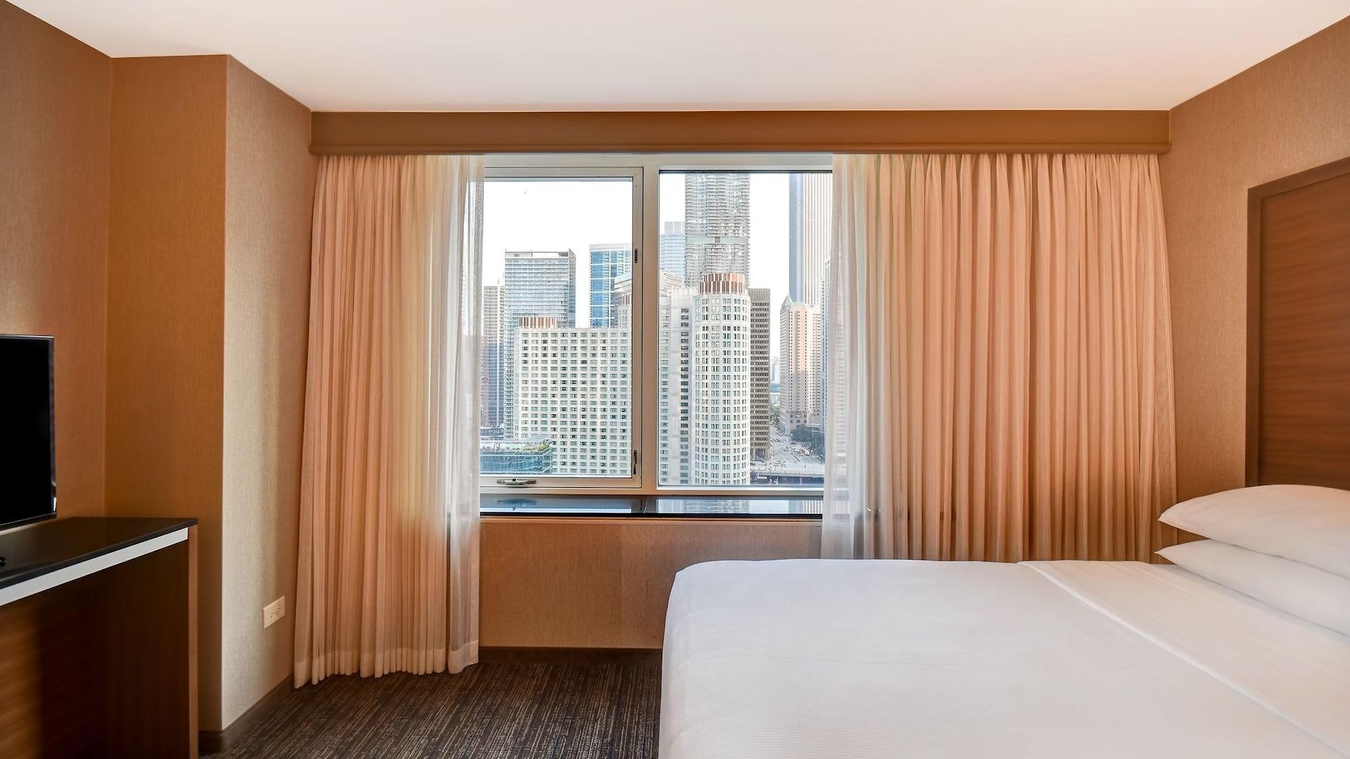 Hotel Embassy By Hilton Downtown Magnificent Mile