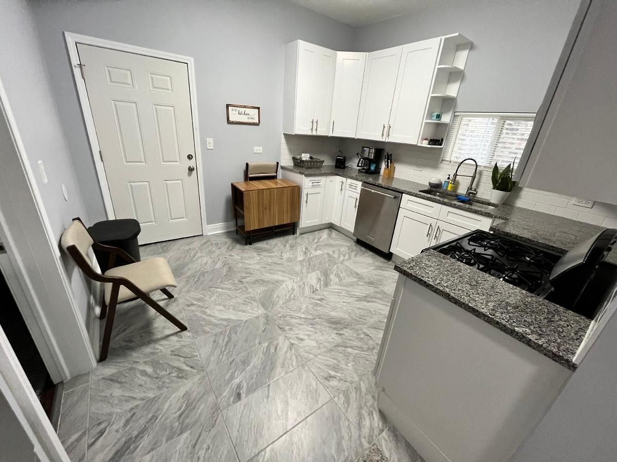 Lovely Logan Square 2-bedroom In Apartment Chicago