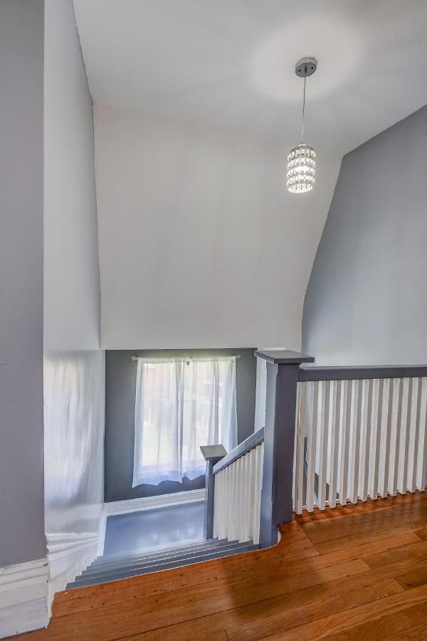 Spacious 5-br House Near Transit W Parking Chicago