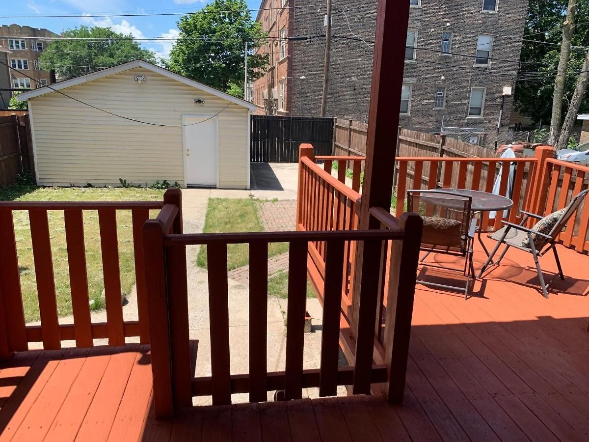 Spacious 5-br House Near Transit W Parking *