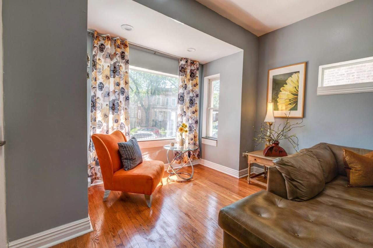 Spacious 5-br House Near Transit W Parking *