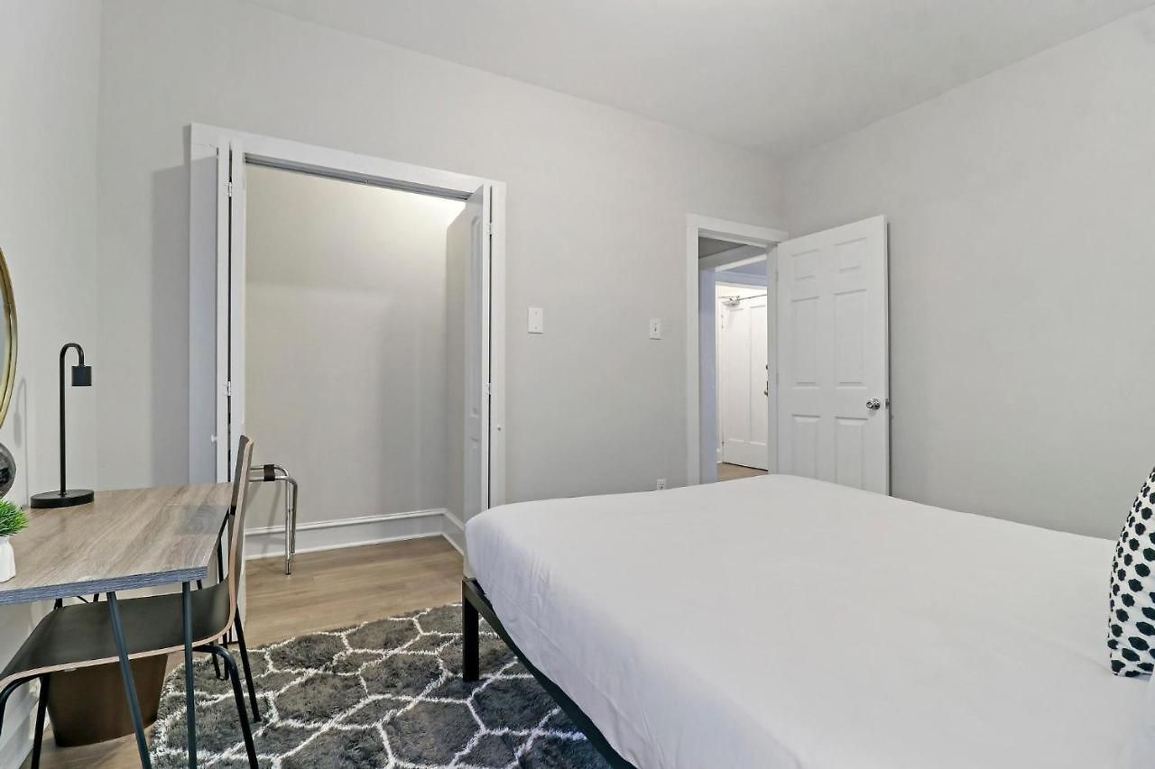 Warm & Lovely 2br Close To Dining & Shops - Touhy 1s Chicago