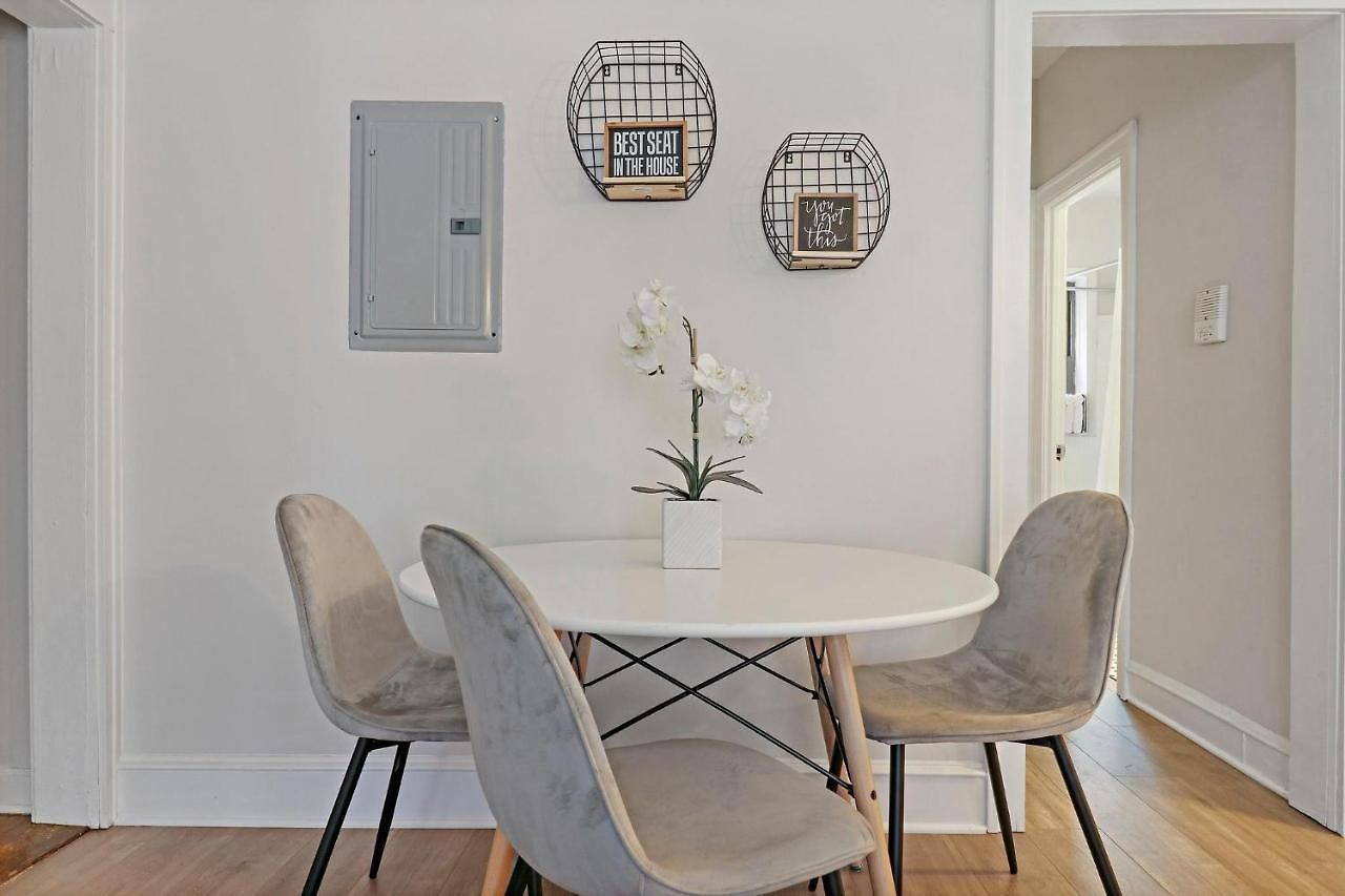 Warm & Lovely 2br Close To Dining & Shops - Touhy 1s *