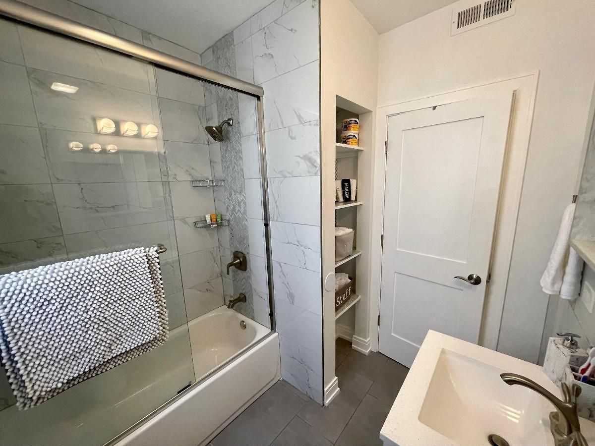 The Blue Golden Luxury Modern 3- Bedroom In
