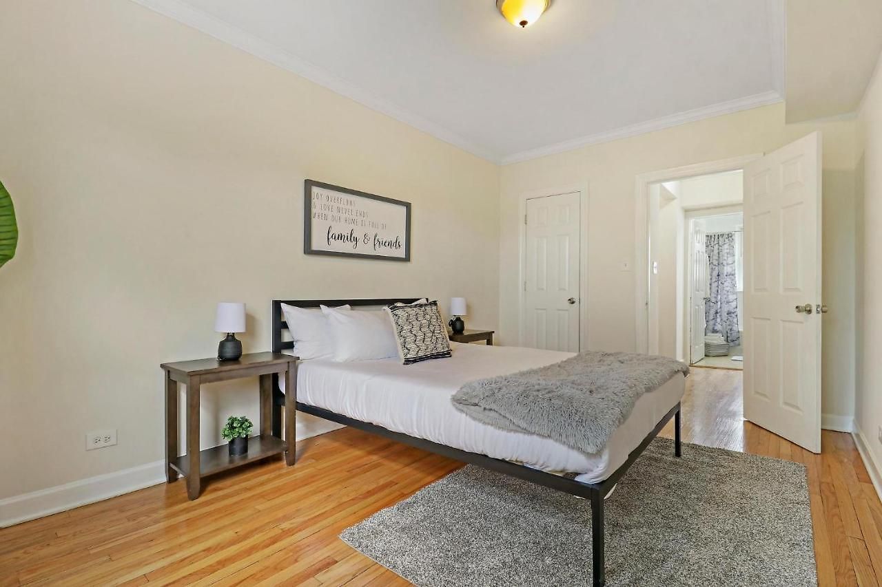 Apartment 2br Alluring With Laundry - Cullom D3