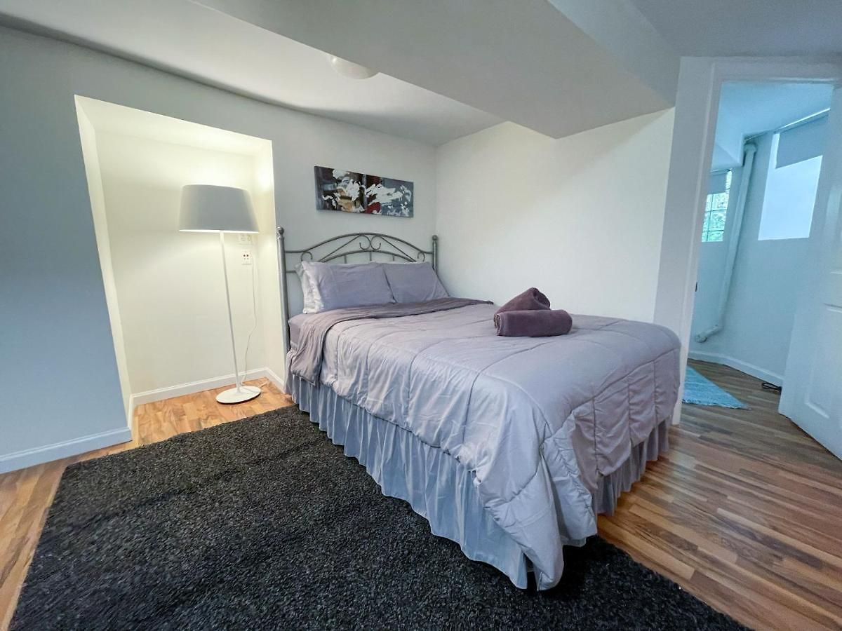 Wrigley Garden Unit Apartment Chicago