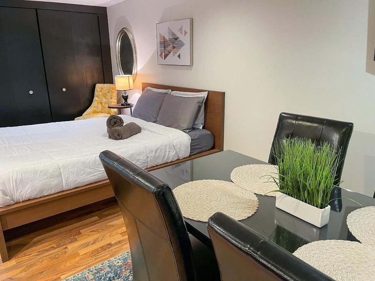 Wrigley Garden Unit Apartment