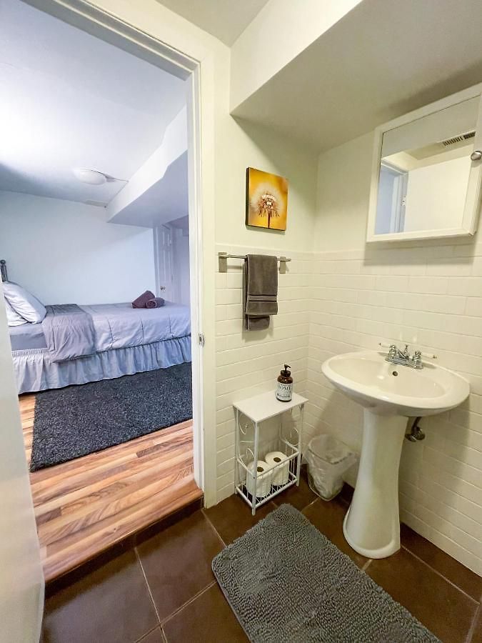Apartment Wrigley Garden Unit *