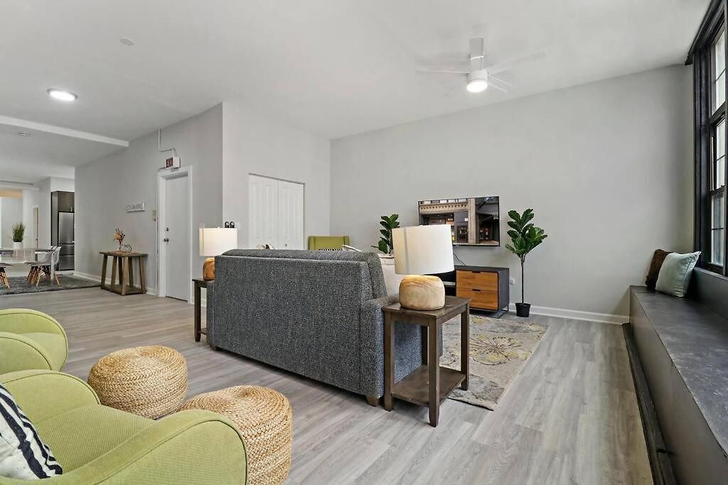 Wonderful 2-bedroom Near Restaurants - Hubbard 4