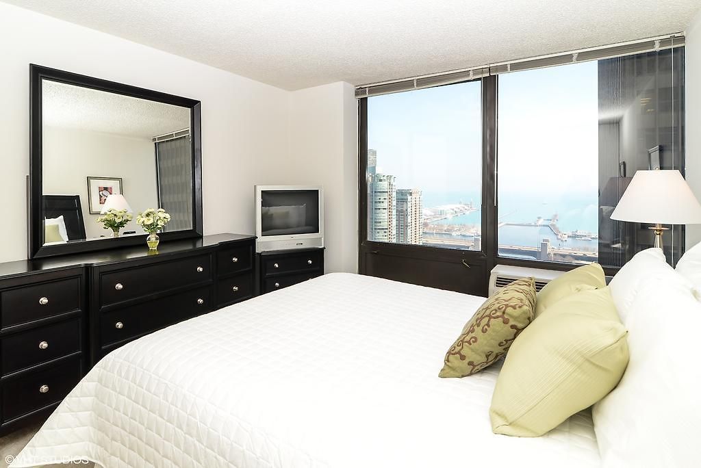 Aparthotel Corporate Suites Network - 233 E. Wacker Chicago