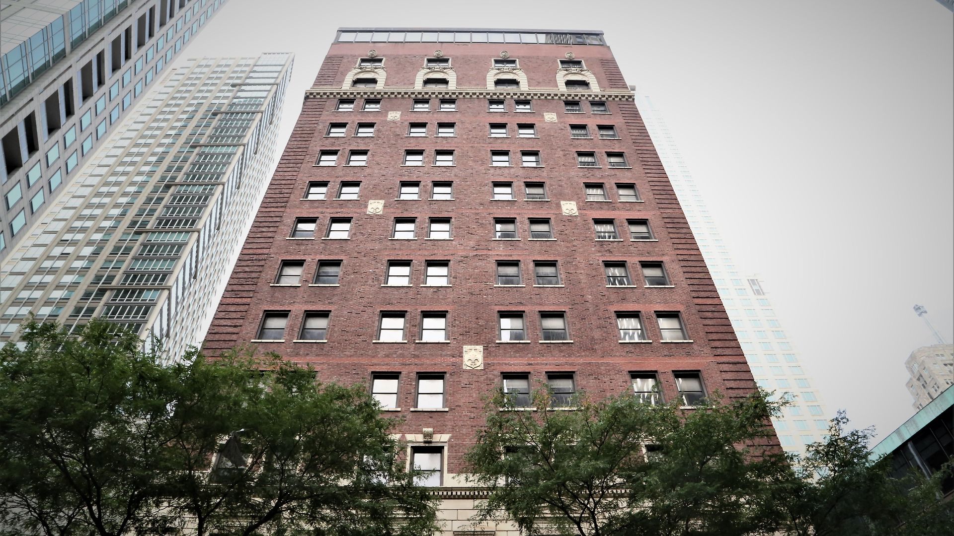 Selina Hotel 3*