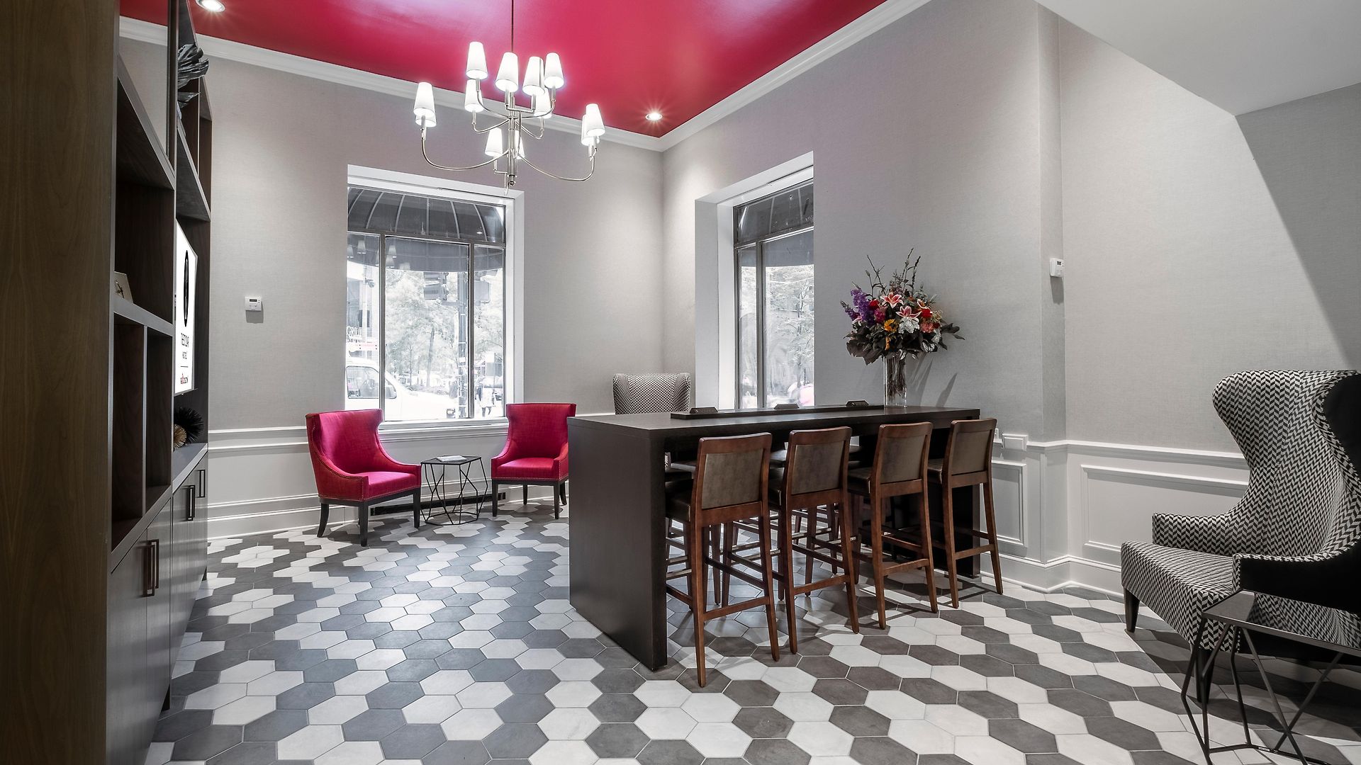 Saint Clair - Magnificent Mile 4*