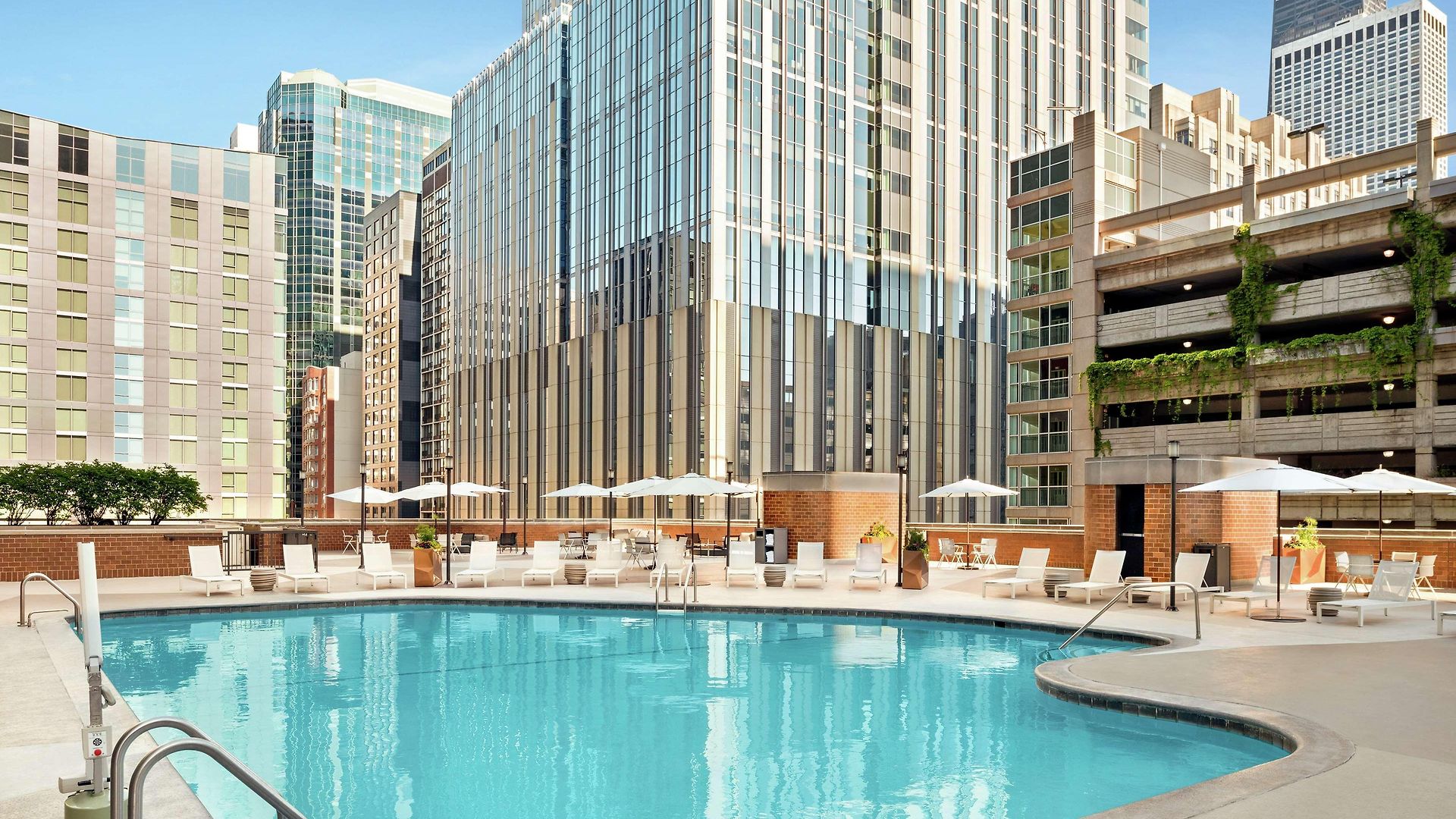 Hyatt Centric Magnificent Mile Hotel 4*
