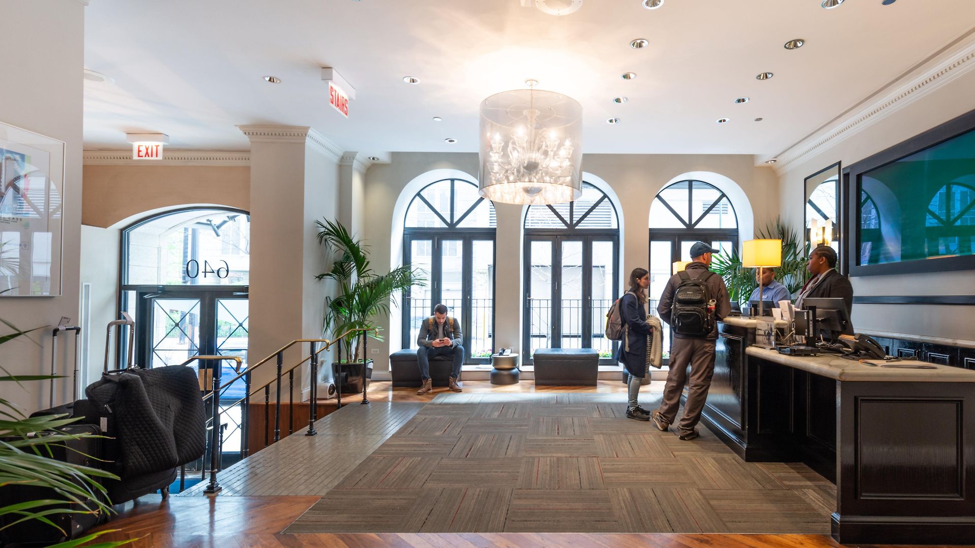 Hyatt Centric Magnificent Mile 4*