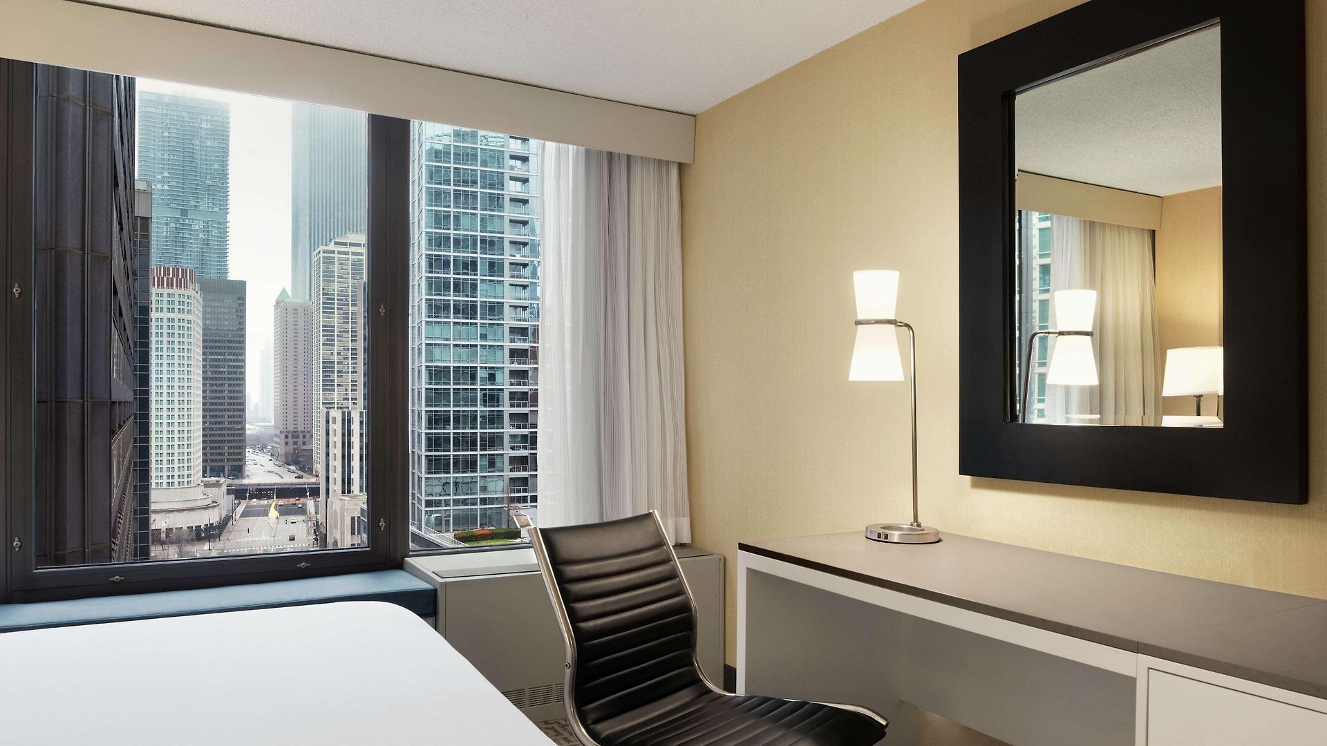 Hotel Hyatt Centric Magnificent Mile 4*
