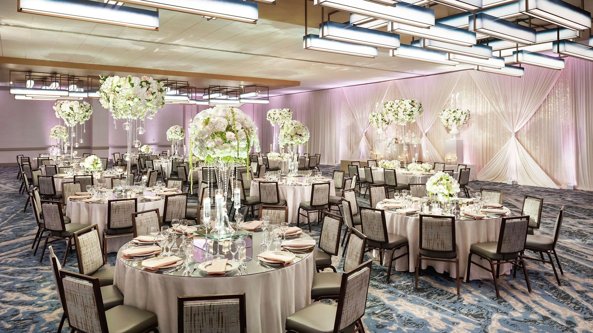 Hyatt Centric Magnificent Mile Hotel 4*