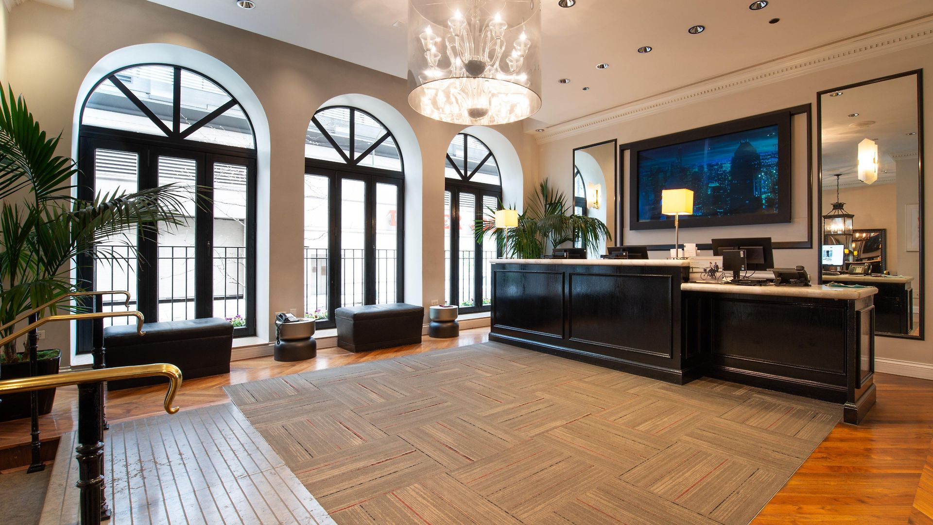 Hyatt Centric Magnificent Mile Hotel 4*