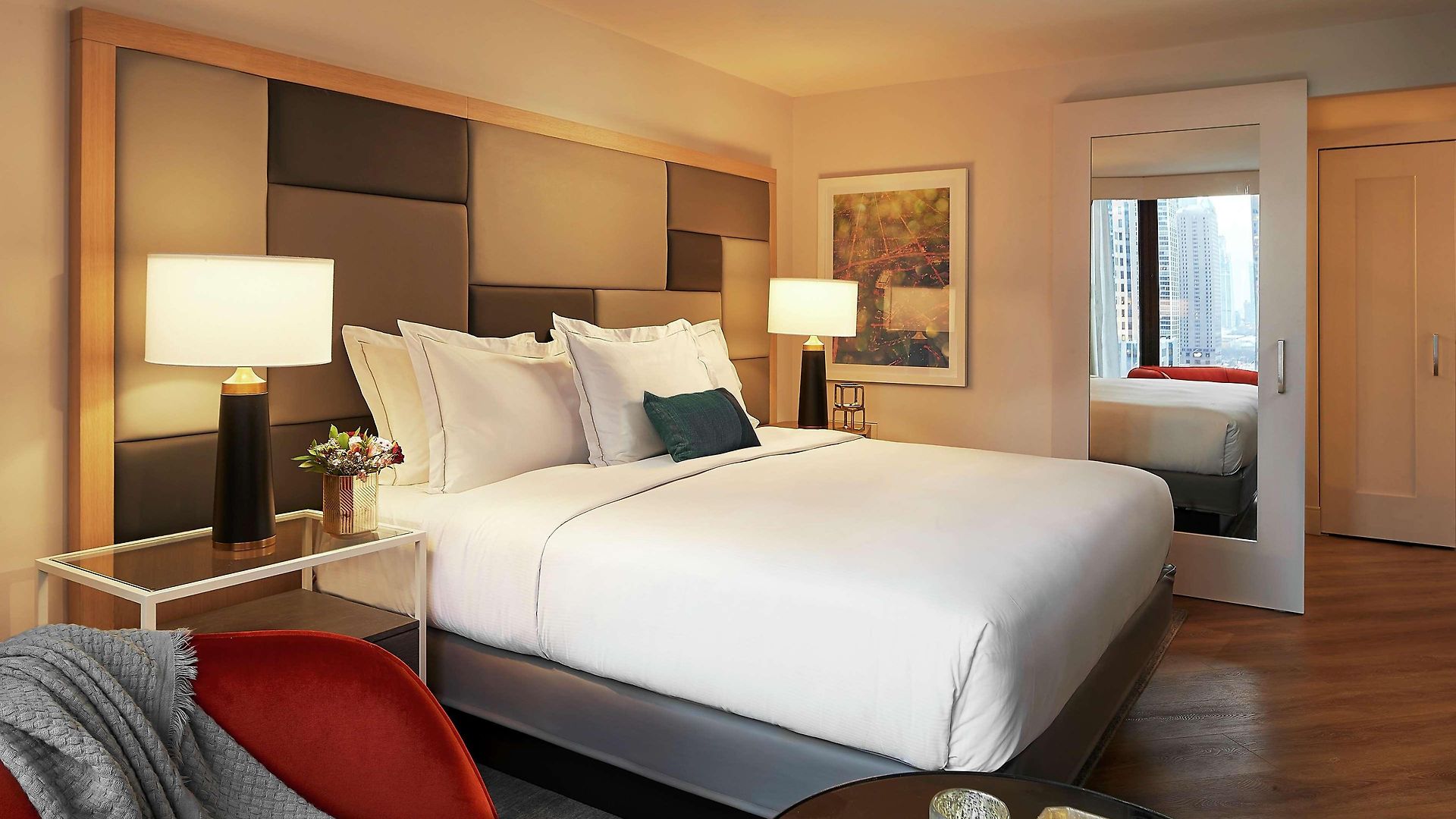 Hotel Doubletree By Hilton Magnificent Mile 4*