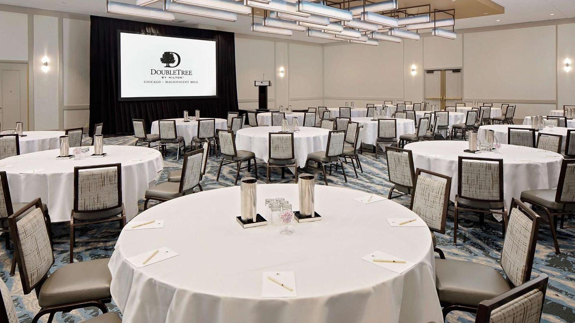 Doubletree By Hilton Magnificent Mile Hotel Chicago