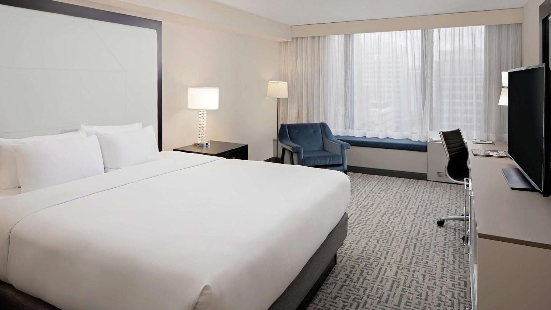 Doubletree By Hilton Magnificent Mile Hotel