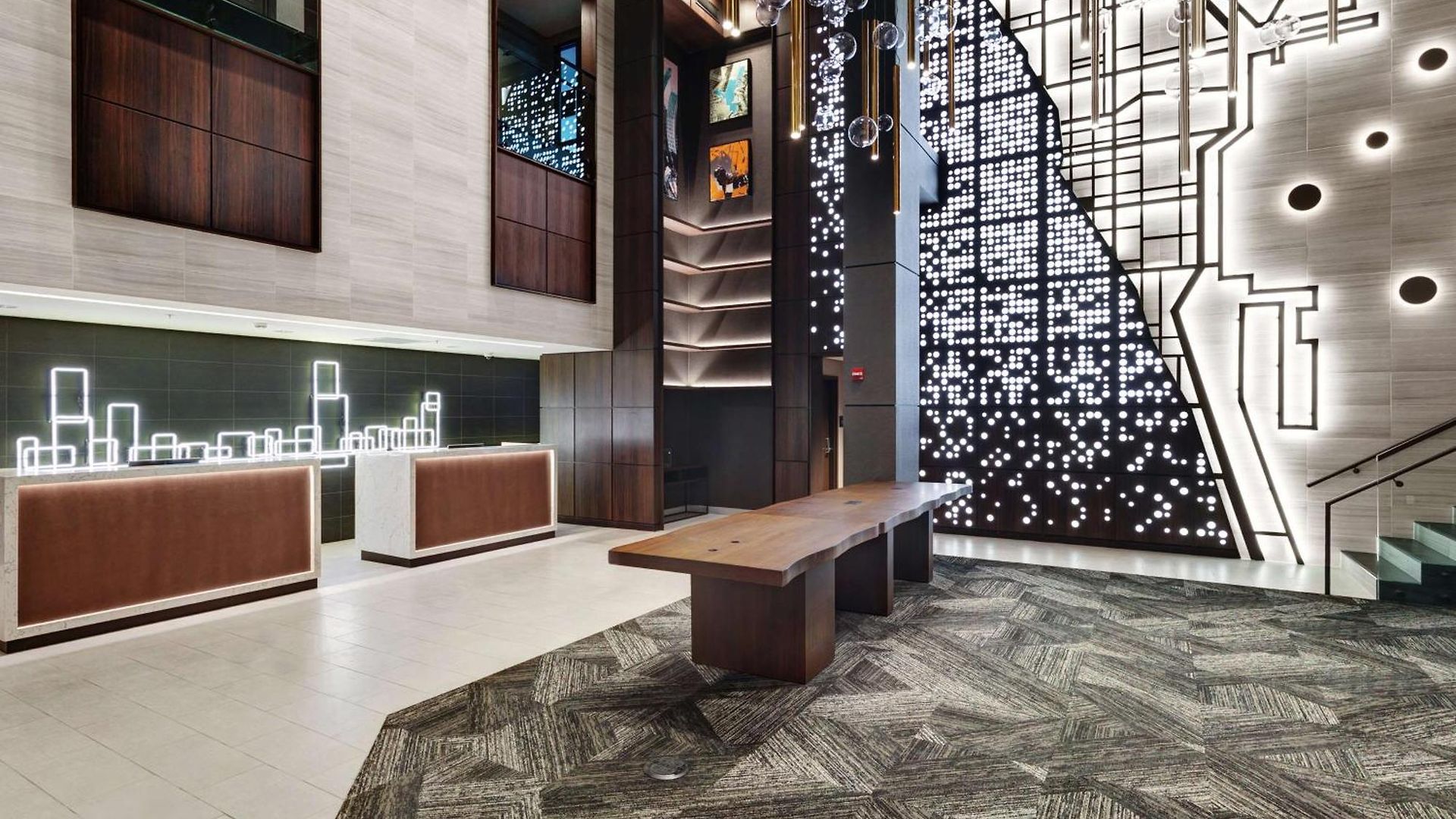 Hampton & Chicago-downtown 3*