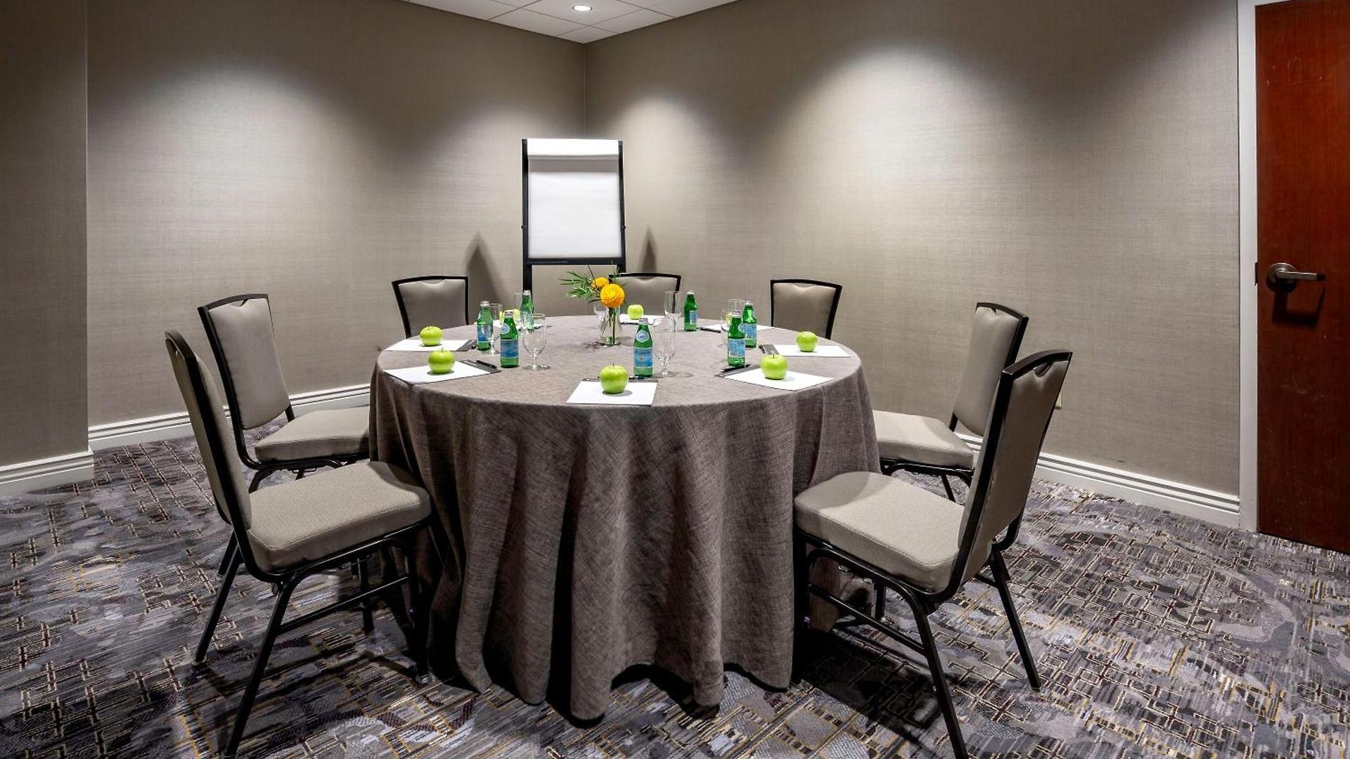 Intercontinental Magnificent Mile By Ihg Hotel 4*