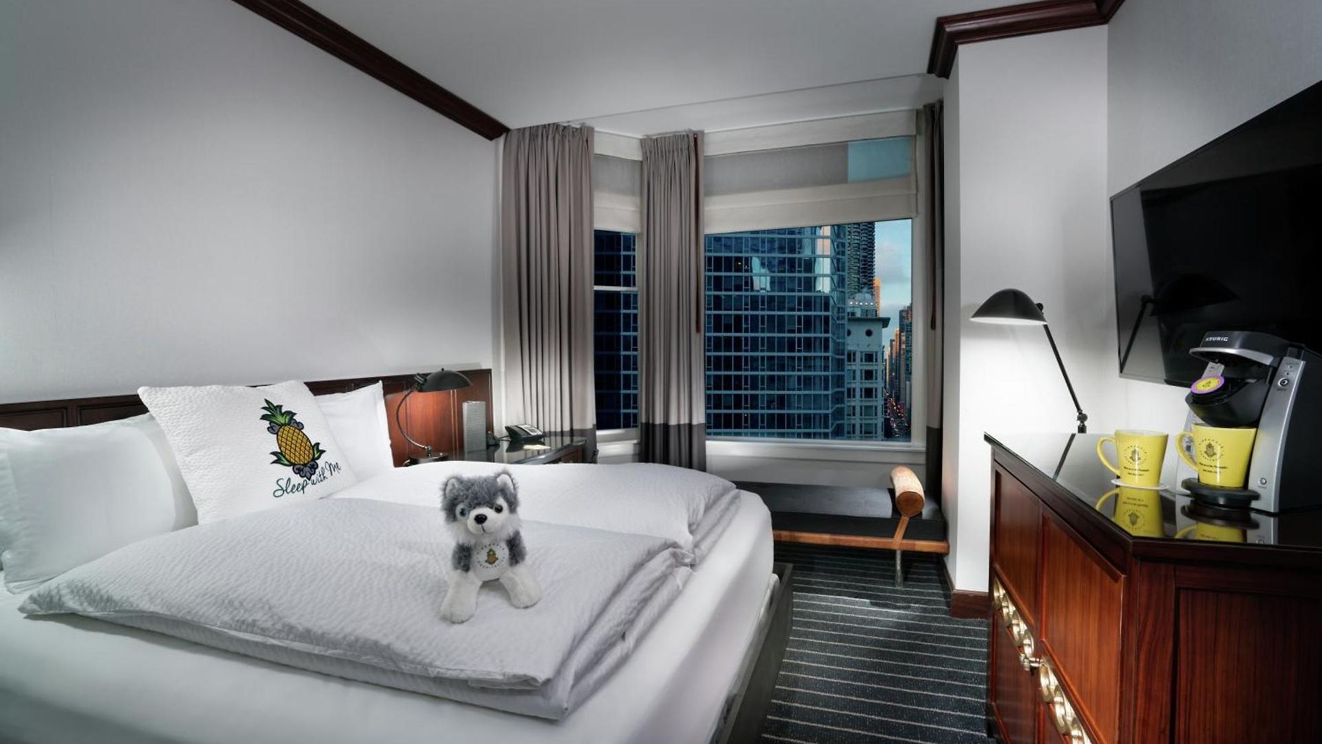 Hotel Staypineapple, An Iconic Hotel, The Loop 4*