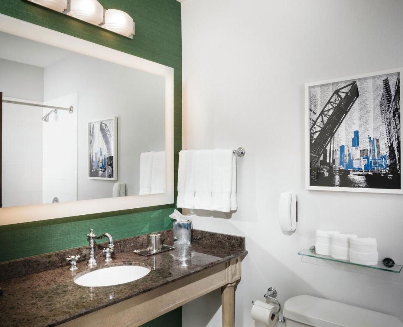 Hotel Staypineapple, An Iconic Hotel, The Loop
