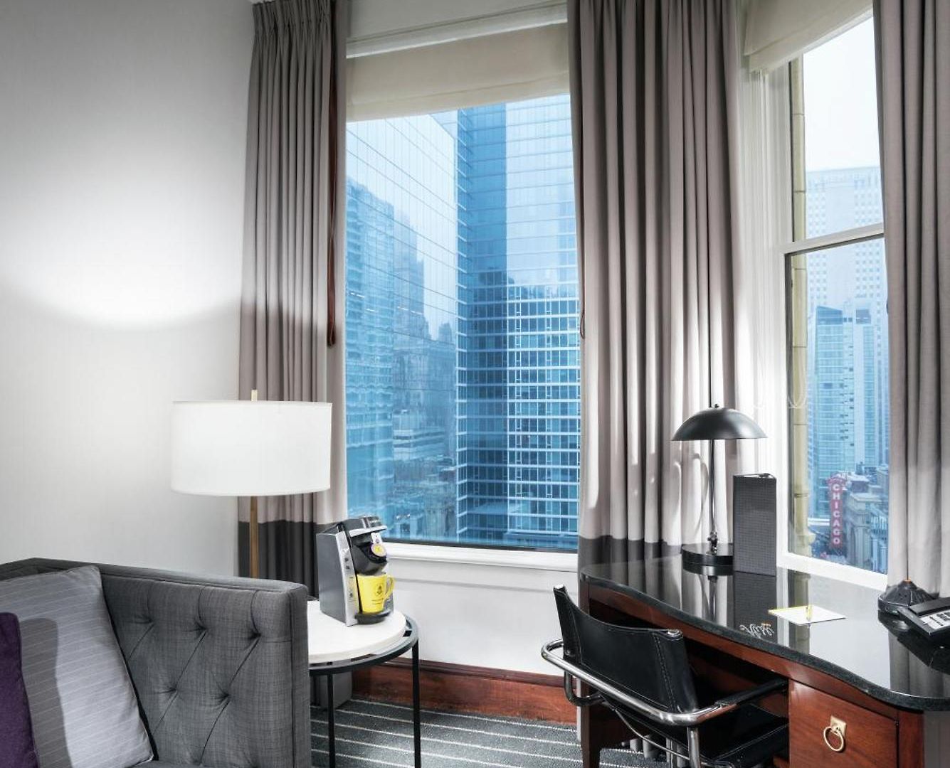 Staypineapple, An Iconic Hotel, The Loop Chicago
