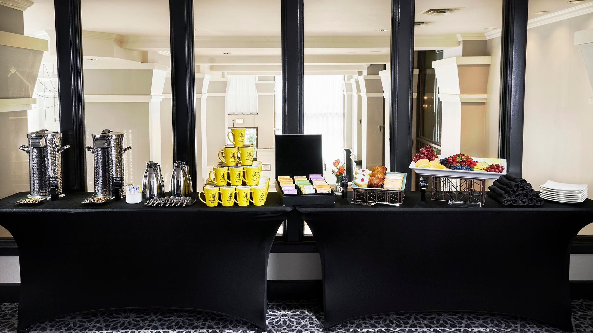 Staypineapple, An Iconic Hotel, The Loop